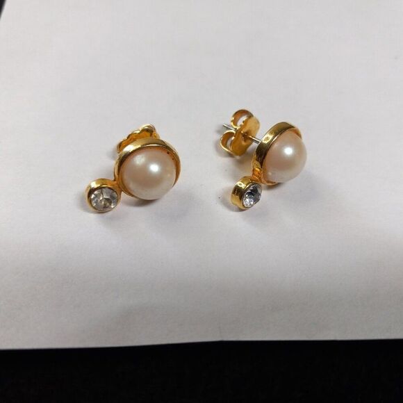 Vintage Avon Gold tone Faux Pearl/Clear Rhinestone Pierced Earrings - Picture 1 of 5